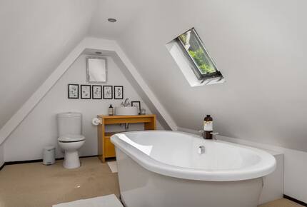 The Rafters: Timeless Charm by the Sea - Muizenberg, South Africa