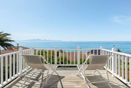 The Rafters: Timeless Charm by the Sea - Muizenberg, South Africa
