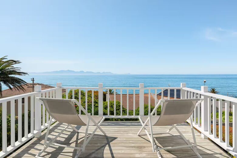 The Rafters: Timeless Charm by the Sea - Muizenberg, South Africa