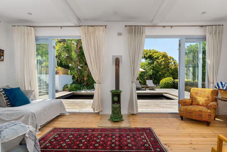 The Rafters: Timeless Charm by the Sea - Muizenberg, South Africa