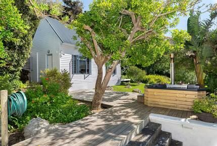 The Rafters: Timeless Charm by the Sea - Muizenberg, South Africa