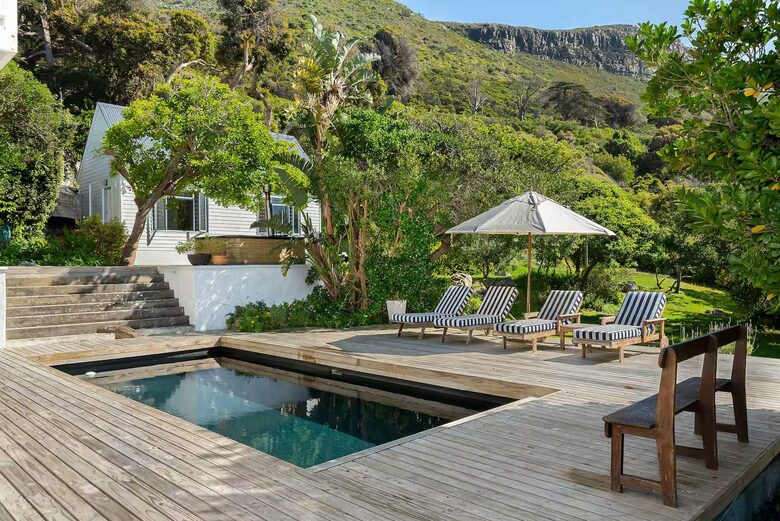 The Rafters: Timeless Charm by the Sea - Muizenberg, South Africa