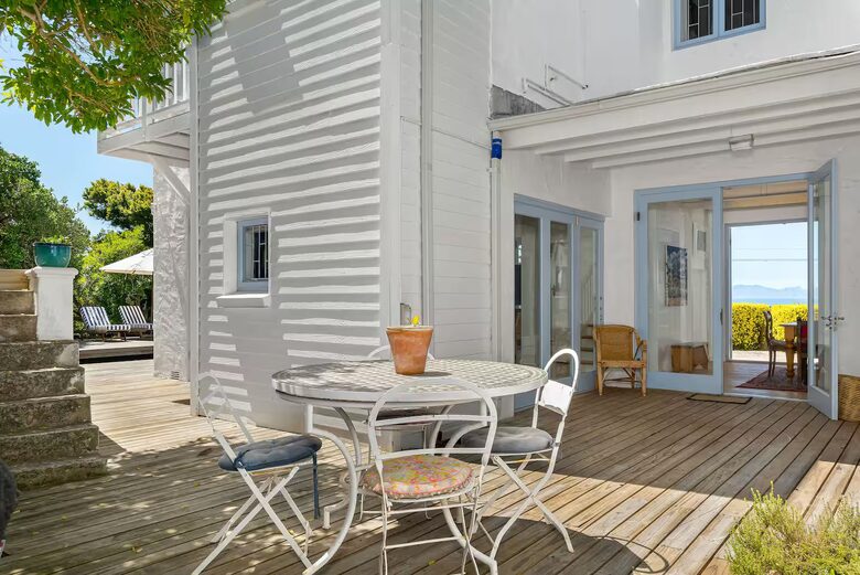 The Rafters: Timeless Charm by the Sea - Muizenberg, South Africa