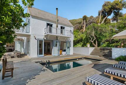 The Rafters: Timeless Charm by the Sea - Muizenberg, South Africa