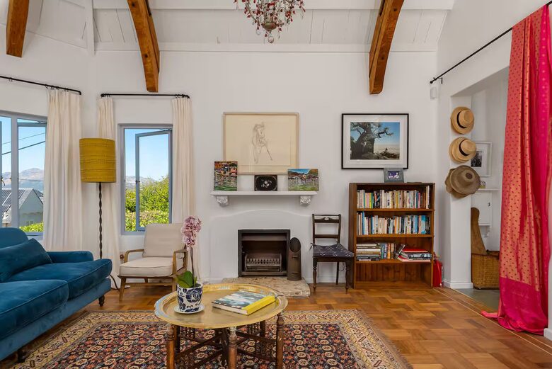 The Rafters: Timeless Charm by the Sea - Muizenberg, South Africa