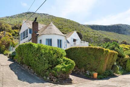 The Rafters: Timeless Charm by the Sea - Muizenberg, South Africa
