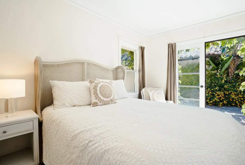 Back left guest room opens to back patio