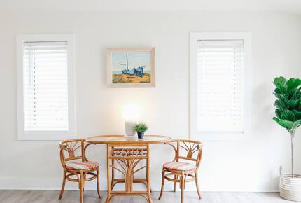 Vintage Charm by the Lake - Fort Erie, Canada