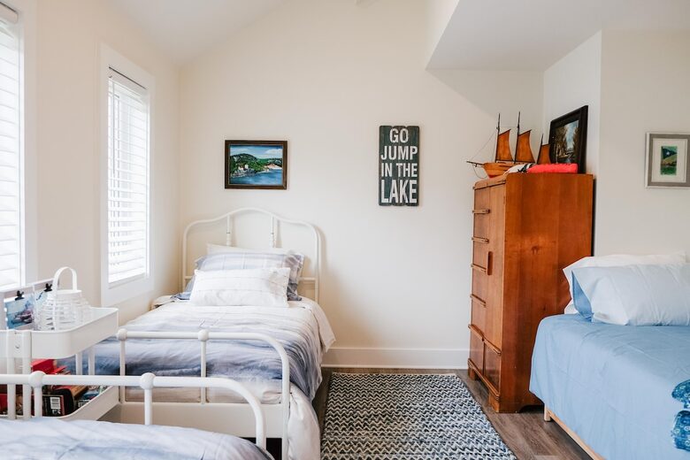 Vintage Charm by the Lake - Fort Erie, Canada