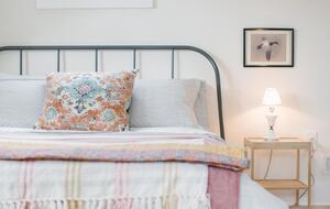 Vintage Charm by the Lake - Fort Erie, Canada