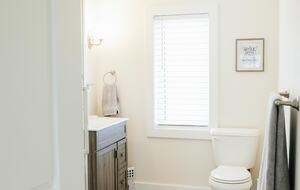 Vintage Charm by the Lake - Fort Erie, Canada