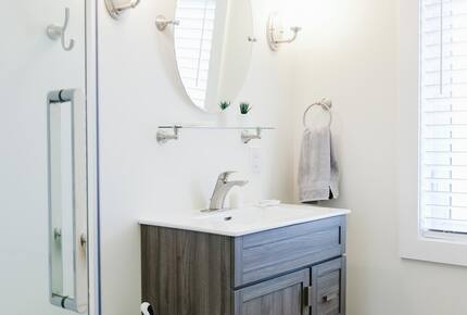 Vintage Charm by the Lake - Fort Erie, Canada