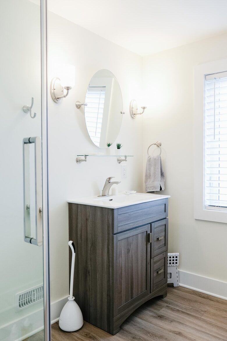 Vintage Charm by the Lake - Fort Erie, Canada