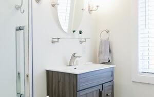 Vintage Charm by the Lake - Fort Erie, Canada