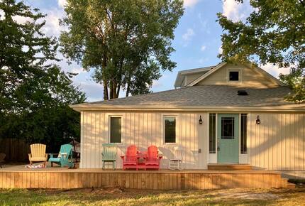 Vintage Charm by the Lake - Fort Erie, Canada
