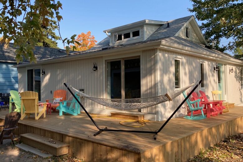 Vintage Charm by the Lake - Fort Erie, Canada