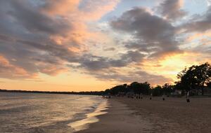 Vintage Charm by the Lake - Fort Erie, Canada