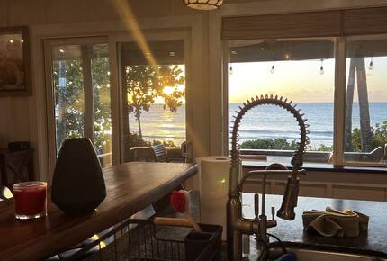 Beachfront North Shore retreat with panoramic ocean views - Haleiwa, Hawaii