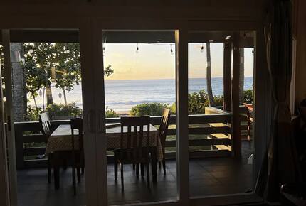 Beachfront North Shore retreat with panoramic ocean views - Haleiwa, Hawaii