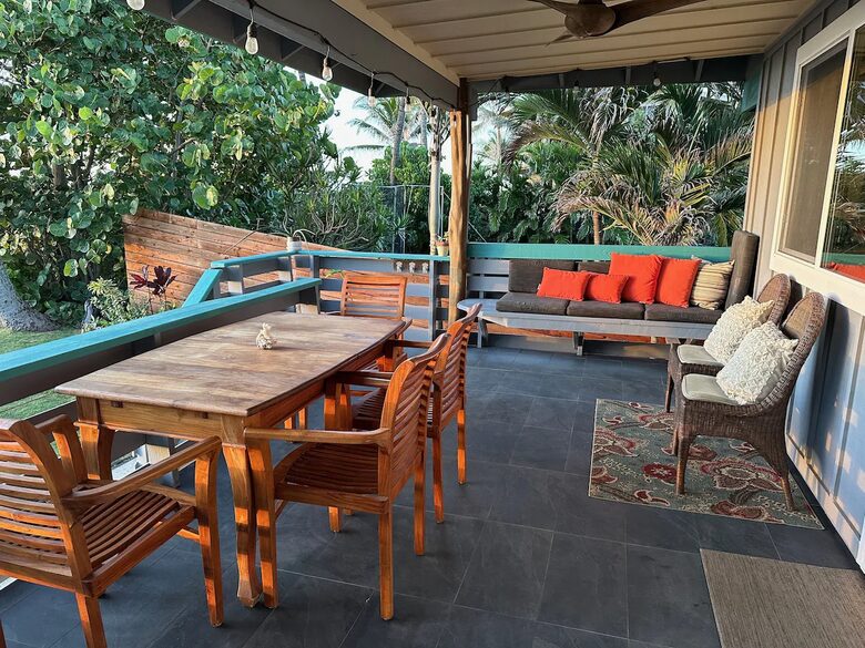 Beachfront North Shore retreat with panoramic ocean views - Haleiwa, Hawaii