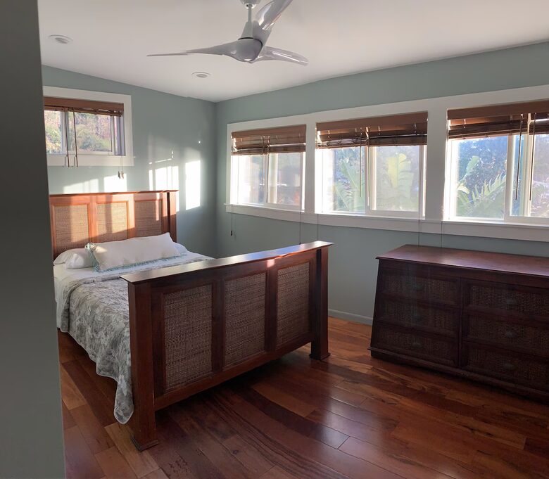 Beachfront North Shore retreat with panoramic ocean views - Haleiwa, Hawaii