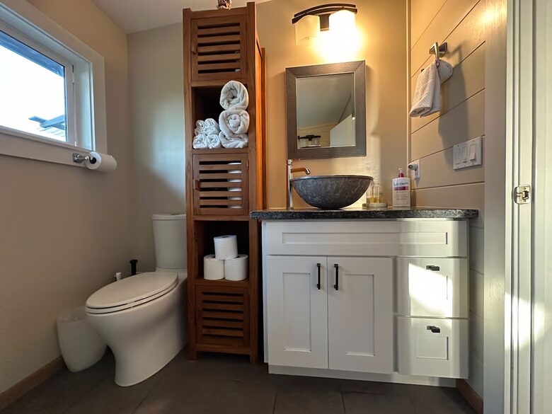 Beachfront North Shore retreat with panoramic ocean views - Haleiwa, Hawaii