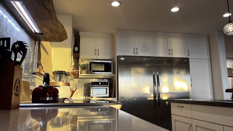 Beachfront North Shore retreat with panoramic ocean views - Haleiwa, Hawaii