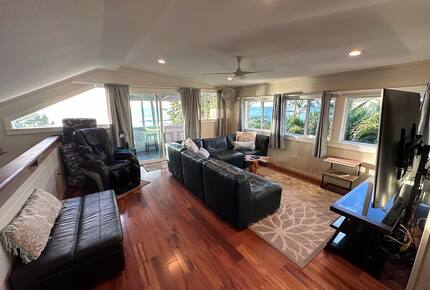 Beachfront North Shore retreat with panoramic ocean views - Haleiwa, Hawaii