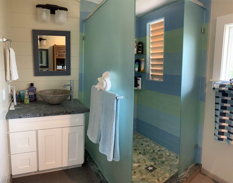 Beachfront North Shore retreat with panoramic ocean views - Haleiwa, Hawaii