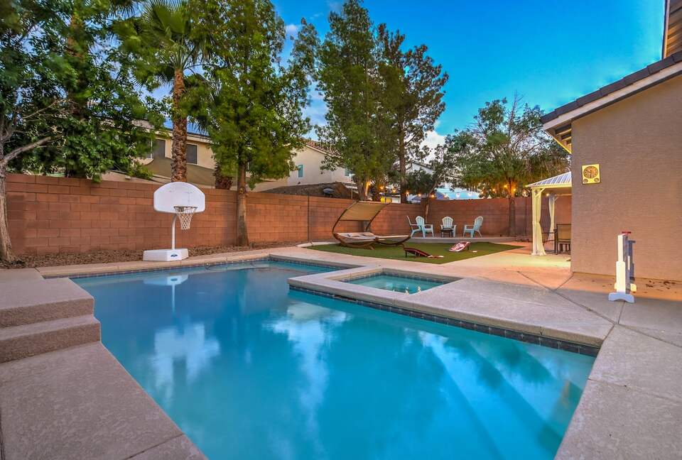 Elegant Retreat Near the Strip - Henderson, Nevada