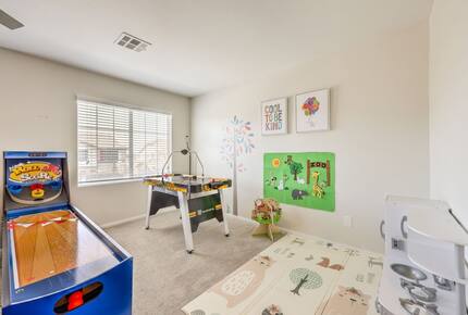 Elegant Retreat Near the Strip - Henderson, Nevada