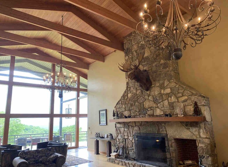 Luxury Mountain Getaway on 220 Acres with Trails & Private Pond - Independence, Virginia