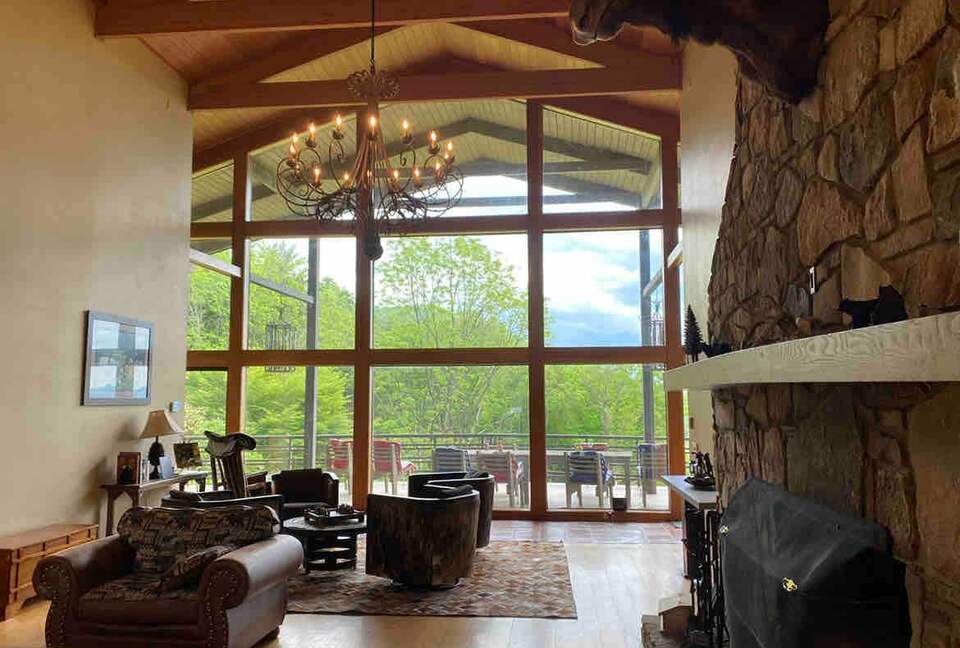 Luxury Mountain Getaway on 220 Acres with Trails & Private Pond - Independence, Virginia