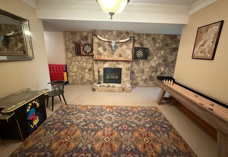 Luxury Mountain Getaway on 220 Acres with Trails & Private Pond - Independence, Virginia