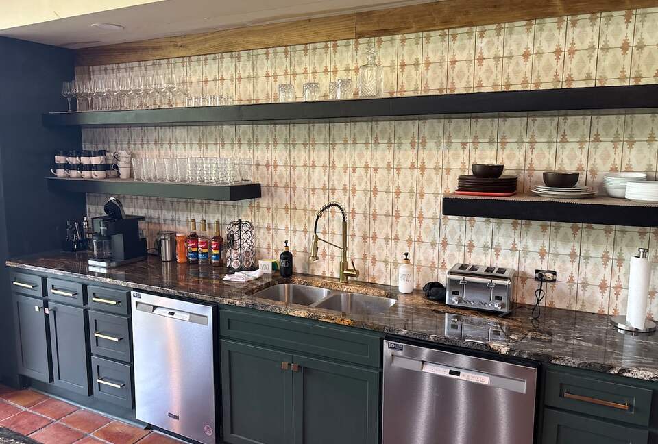 Luxury Mountain Getaway on 220 Acres with Trails & Private Pond - Independence, Virginia