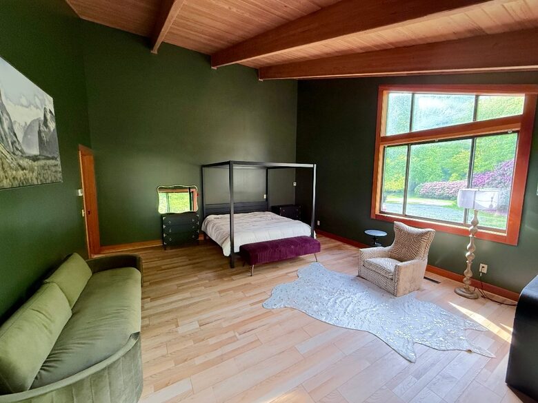 Luxury Mountain Getaway on 220 Acres with Trails & Private Pond - Independence, Virginia