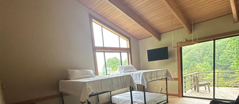 Luxury Mountain Getaway on 220 Acres with Trails & Private Pond - Independence, Virginia