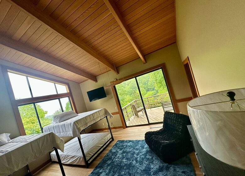 Luxury Mountain Getaway on 220 Acres with Trails & Private Pond - Independence, Virginia