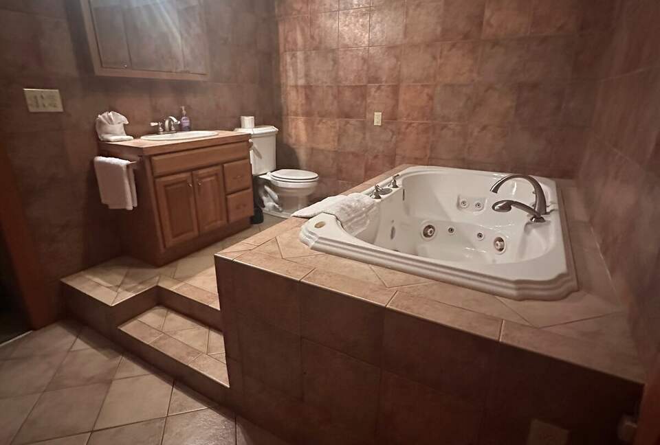 Luxury Mountain Getaway on 220 Acres with Trails & Private Pond - Independence, Virginia