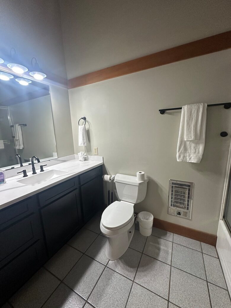 Luxury Mountain Getaway on 220 Acres with Trails & Private Pond - Independence, Virginia