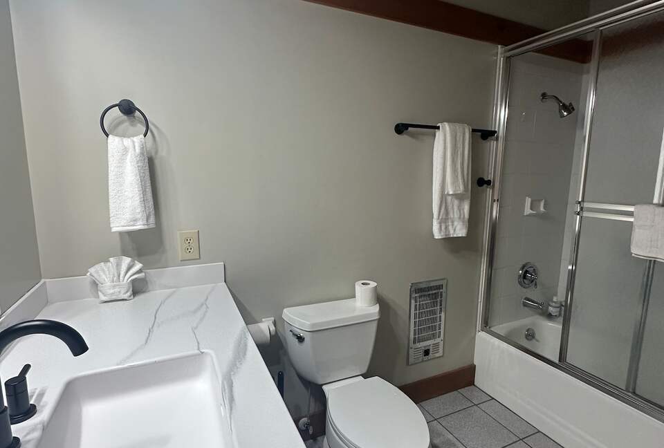 Luxury Mountain Getaway on 220 Acres with Trails & Private Pond - Independence, Virginia