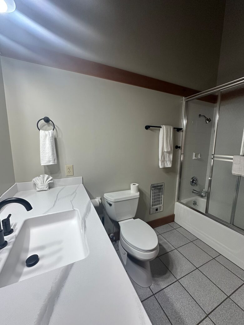 Luxury Mountain Getaway on 220 Acres with Trails & Private Pond - Independence, Virginia