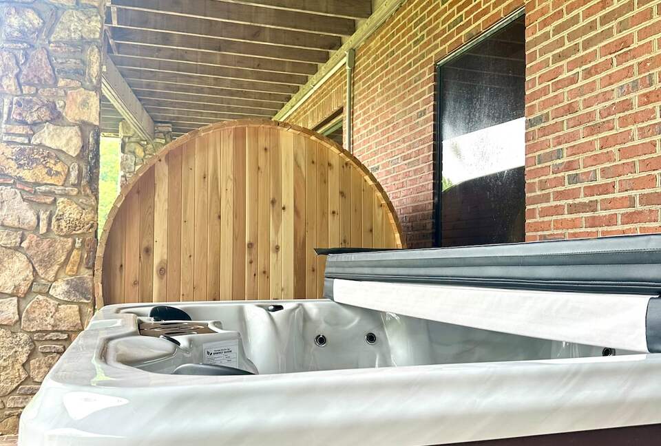 Luxury Mountain Getaway on 220 Acres with Trails & Private Pond - Independence, Virginia