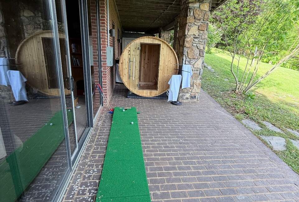 Luxury Mountain Getaway on 220 Acres with Trails & Private Pond - Independence, Virginia