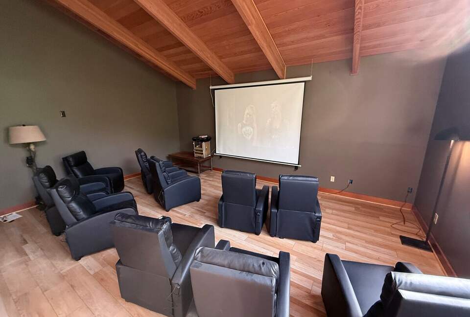 Luxury Mountain Getaway on 220 Acres with Trails & Private Pond - Independence, Virginia