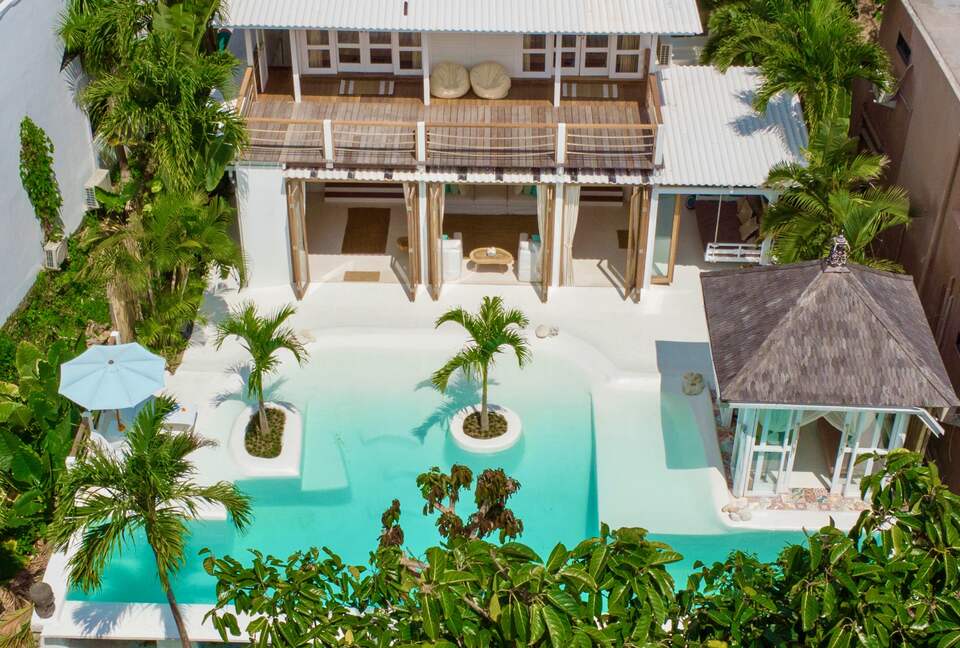 Elegant Uluwatu Escape Near Nyang Nyang Beach - "THE LAGOON " - Bali, Indonesia