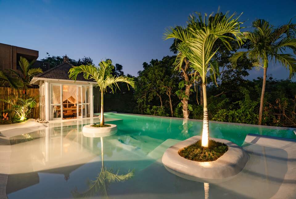 Elegant Uluwatu Escape Near Nyang Nyang Beach - "THE LAGOON " - Bali, Indonesia