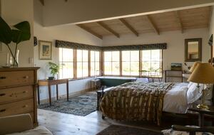 Elegant Coastal Retreat with Fynbos Hills Views - Plettenberg Bay, South Africa