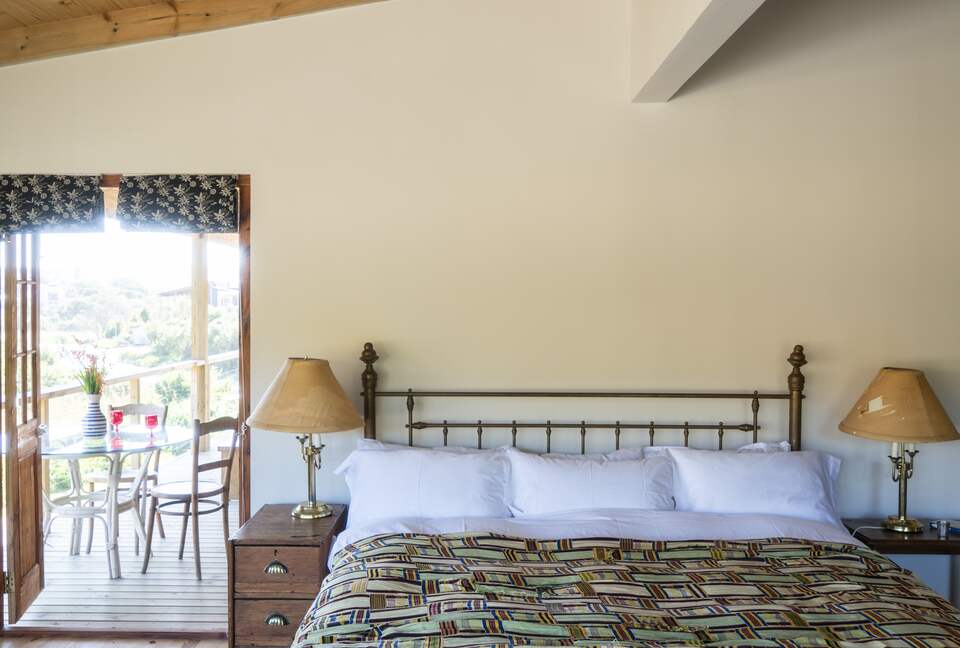 Elegant Coastal Retreat with Fynbos Hills Views - Plettenberg Bay, South Africa