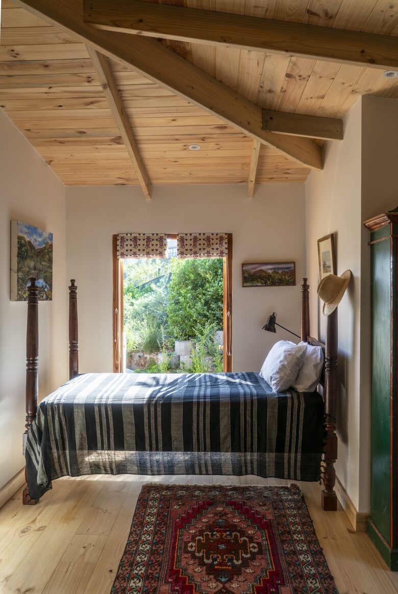 Elegant Coastal Retreat with Fynbos Hills Views - Plettenberg Bay, South Africa